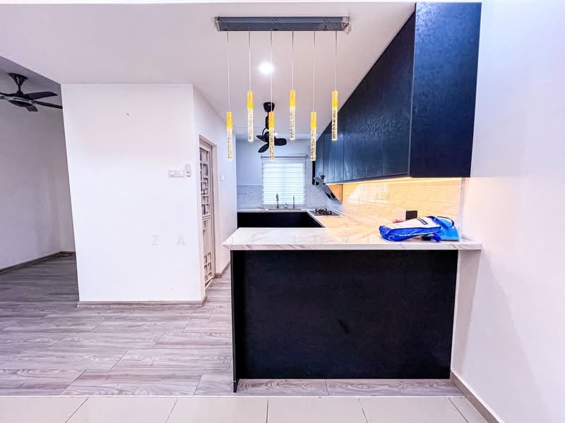 3-storey Terraced House for Sale in Sungai Buloh (Selangor) - Zaidi Idris - Kitchen - PropertyGuru.com.my