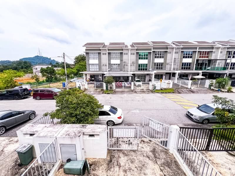 3-storey Terraced House for Sale in Sungai Buloh (Selangor) - Zaidi Idris - Exterior - PropertyGuru.com.my