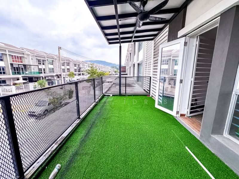 3-storey Terraced House for Sale in Sungai Buloh (Selangor) - Zaidi Idris - Balcony - PropertyGuru.com.my