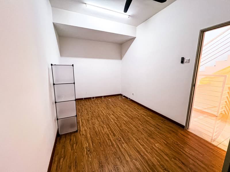 3-storey Terraced House for Sale in Sungai Buloh (Selangor) - Zaidi Idris - Interior - PropertyGuru.com.my