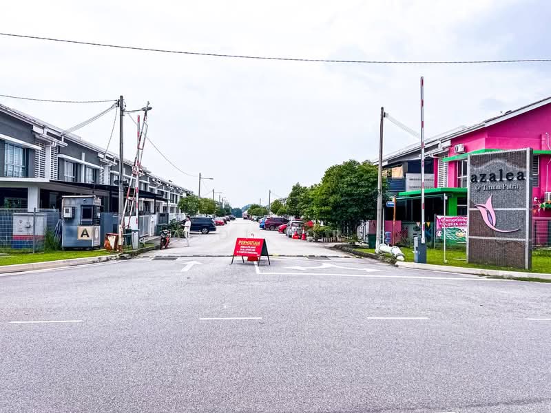 3-storey Terraced House for Sale in Sungai Buloh (Selangor) - Zaidi Idris - Exterior - PropertyGuru.com.my