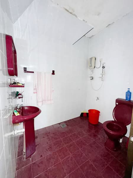 1-storey Terraced House for Sale in Taman Damai Jaya (Skudai) - Even Chun - Bathroom - PropertyGuru.com.my