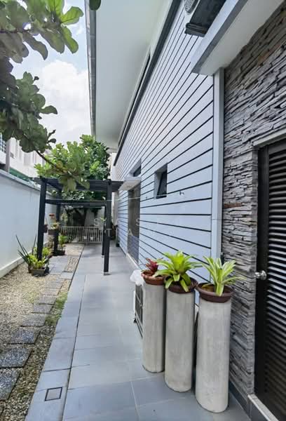 Bungalow for Sale in Johor Bahru (Johor) - SASER TAN. - Exterior - PropertyGuru.com.my