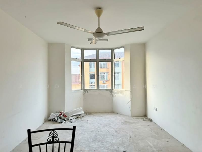 Flat for Sale at Pangsapuri Seroja - Aizuddin bin Ahmad - Living Room - PropertyGuru.com.my