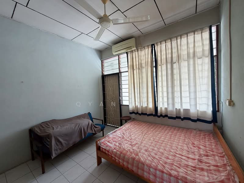 Island Glades untuk Untuk Dijual - RM 1,200,000, Mac 2026 - Bedroom - PropertyGuru.com.my