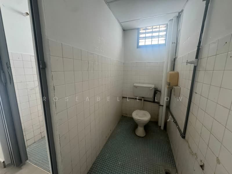 Shop / Office for Rent in Puchong (Selangor) - Roseabelle Low - Bathroom - PropertyGuru.com.my