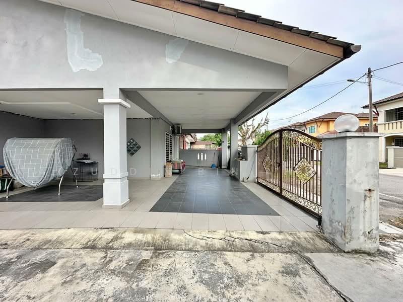 Semi-Detached House for Sale in Rawang (Selangor) - Aizuddin bin Ahmad - Exterior - PropertyGuru.com.my