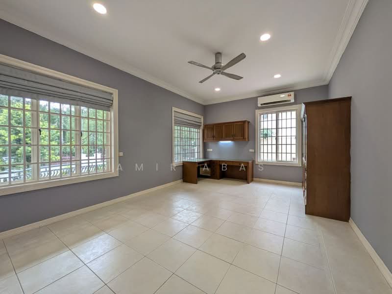 Bungalow for Sale in Taman Equine (Seri Kembangan) - Amir Abas - Study - PropertyGuru.com.my