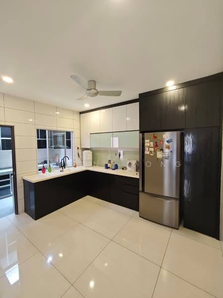 Taman Johor Jaya untuk Untuk Dijual - RM 1,200,000, Mac 2026 - Kitchen - PropertyGuru.com.my