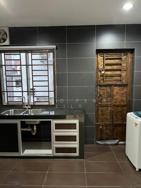 2-storey Terraced House for Sale in Taman Sierra Perdana (Masai) - Coco Feng Lily - Kitchen - PropertyGuru.com.my