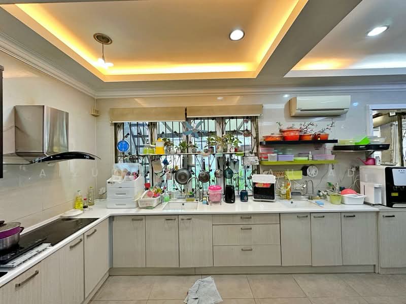 Taman Mutiara Indah untuk Untuk Dijual - RM 1,050,000, Mac 2026 - Kitchen - PropertyGuru.com.my