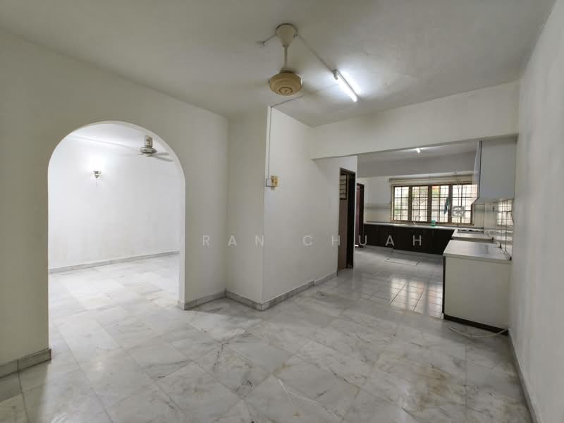 2-storey Terraced House for Sale in SS18 (Subang Jaya) - Lauran Chuah - Living Room - PropertyGuru.com.my