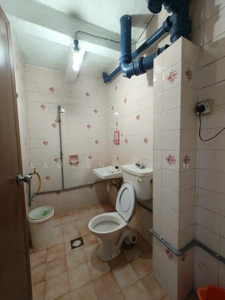 2-storey Terraced House for Sale in SS18 (Subang Jaya) - Lauran Chuah - Bathroom - PropertyGuru.com.my