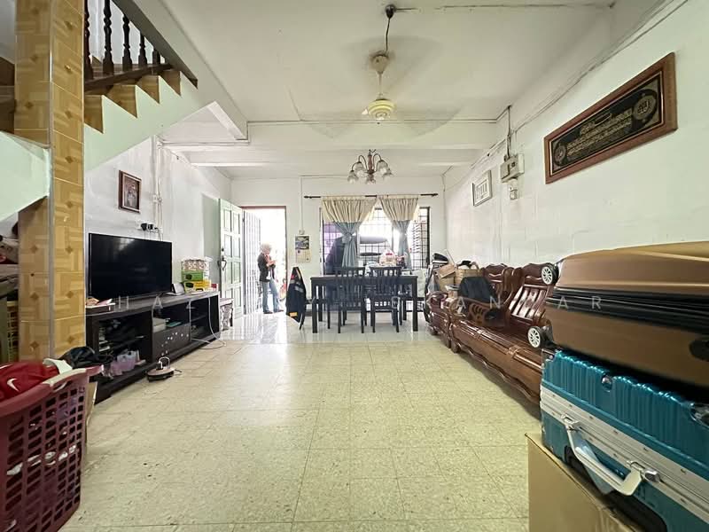 2-storey Terraced House for Sale in Kampung Melayu Ampang (Ampang) - Shaziery Iskandar - Living Room - PropertyGuru.com.my