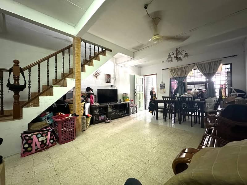 2-storey Terraced House for Sale in Kampung Melayu Ampang (Ampang) - Shaziery Iskandar - Living Room - PropertyGuru.com.my