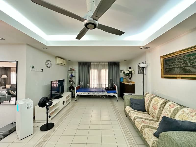 Bungalow for Sale in Puchong (Selangor) - Aizuddin bin Ahmad - Living Room - PropertyGuru.com.my