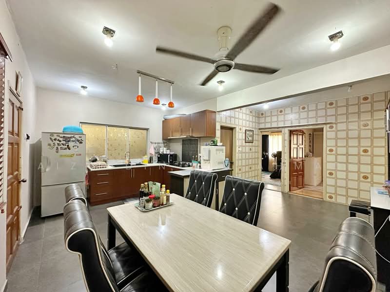 Bungalow for Sale in Puchong (Selangor) - Aizuddin bin Ahmad - Kitchen - PropertyGuru.com.my
