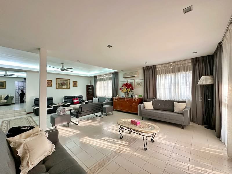 Bungalow for Sale in Puchong (Selangor) - Aizuddin bin Ahmad - Living Room - PropertyGuru.com.my