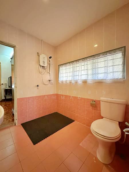 Bungalow for Sale in Puchong (Selangor) - Aizuddin bin Ahmad - Bathroom - PropertyGuru.com.my