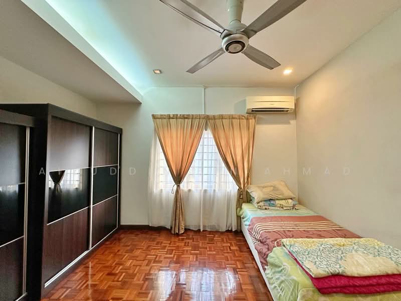 Bungalow for Sale in Puchong (Selangor) - Aizuddin bin Ahmad - Bedroom - PropertyGuru.com.my