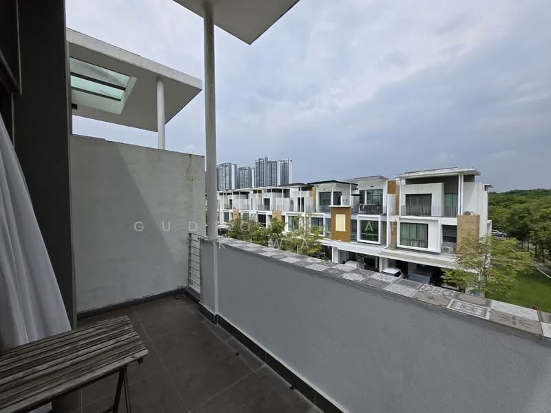 Rumah Teres 3 Tingkat untuk Dijual di Cyber 11 (Cyberjaya) - Gudrotullah Ikhwan - Balcony - PropertyGuru.com.my
