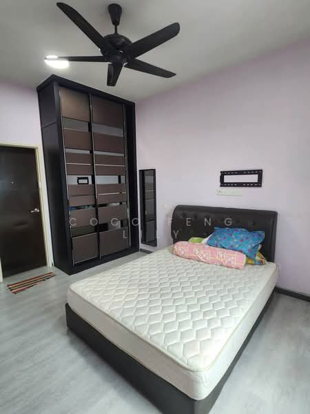 Service Residence for Sale at Sky Oasis Residence (Pangsapuri Oasis 1) - Coco Feng Lily - Bedroom - PropertyGuru.com.my