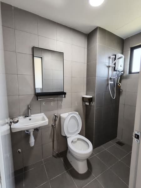 Service Residence for Rent at Residensi Bukit Tiara - Ken Lim - Master Bathroom - PropertyGuru.com.my