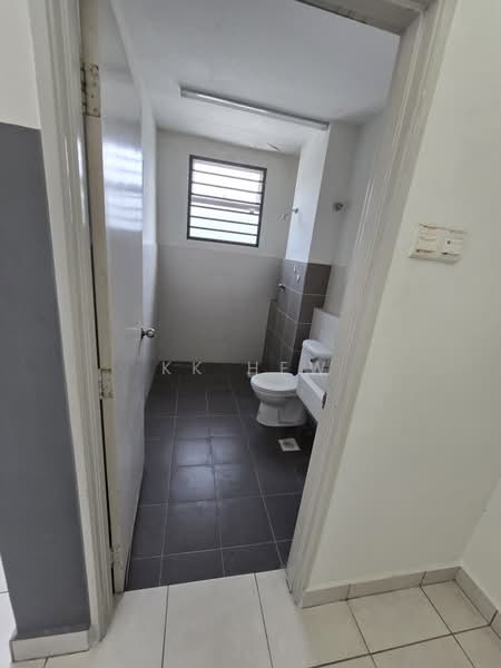 Camellia Residence untuk Untuk Disewa - RM 1,230 /bulan, Mac 2026 - Bathroom - PropertyGuru.com.my