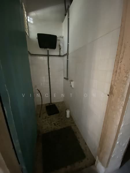 Taman Pantai Timur untuk Untuk Dijual - RM 300,000, Mac 2026 - Bathroom - PropertyGuru.com.my