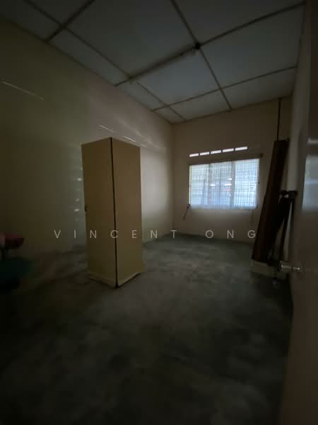 Taman Pantai Timur untuk Untuk Dijual - RM 300,000, Mac 2026 - Bedroom - PropertyGuru.com.my