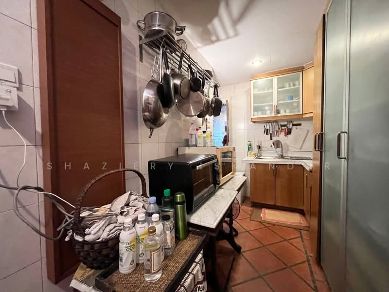 3-storey Terraced House for Sale in Ampang Jaya (Ampang) - Shaziery Iskandar - Kitchen - PropertyGuru.com.my