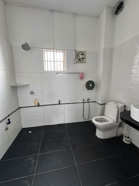Bandar Tun Hussein Onn untuk Untuk Disewa - RM 2,100 /bulan, Mac 2026 - Bathroom - PropertyGuru.com.my