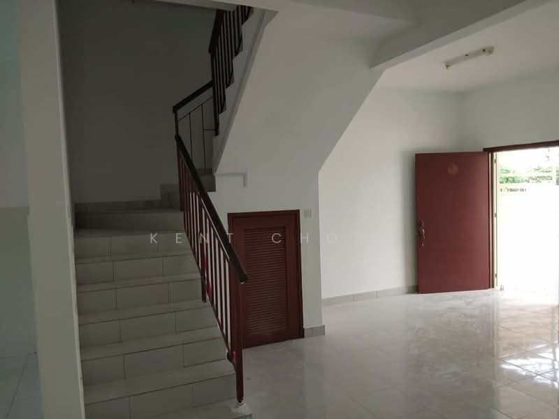 2-storey Terraced House for Sale in Taman Pelangi Semenyih (Semenyih) - Kent Chong - Entrance - PropertyGuru.com.my