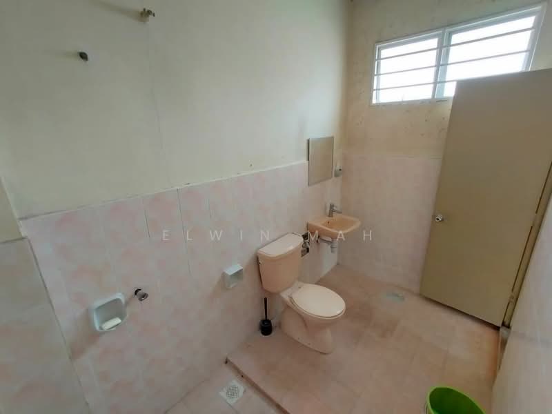 Taman Tun Perak untuk Untuk Dijual - RM 490,000, Mac 2026 - Bathroom - PropertyGuru.com.my