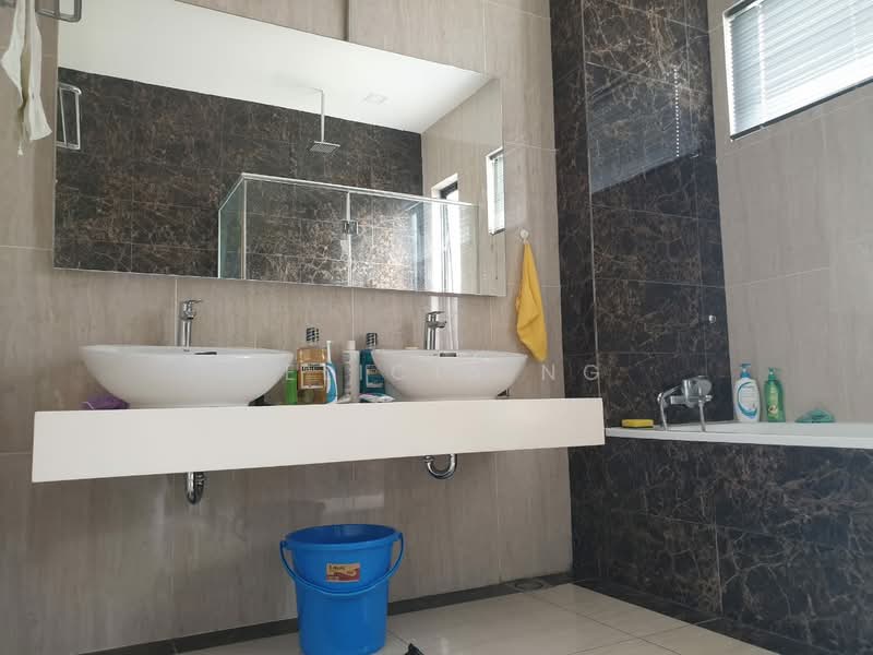 Lyden, Terrace House untuk Untuk Dijual - RM 1,899,000, Mac 2026 - Bathroom - PropertyGuru.com.my