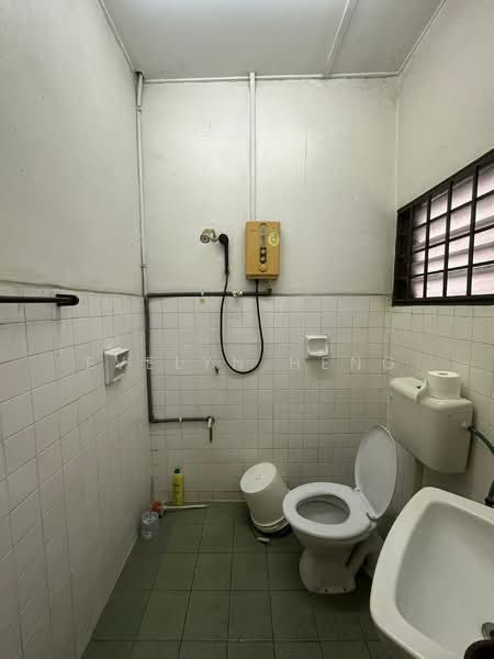 Taman Puteri Wangsa untuk Untuk Disewa - RM 1,600 /bulan, Mac 2026 - Bathroom - PropertyGuru.com.my