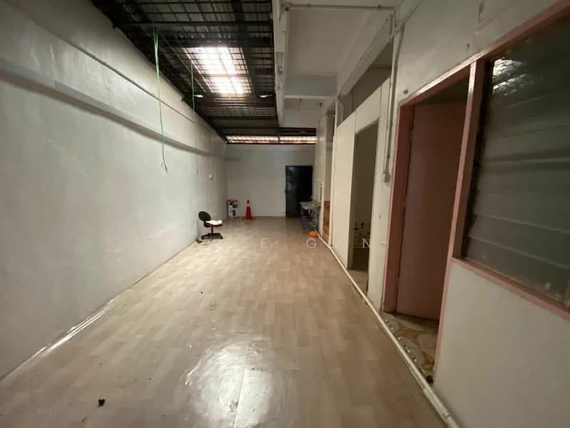 Shop / Office for Rent in Taman Ungku Tun Aminah (Skudai) - Jade Gan - Interior - PropertyGuru.com.my