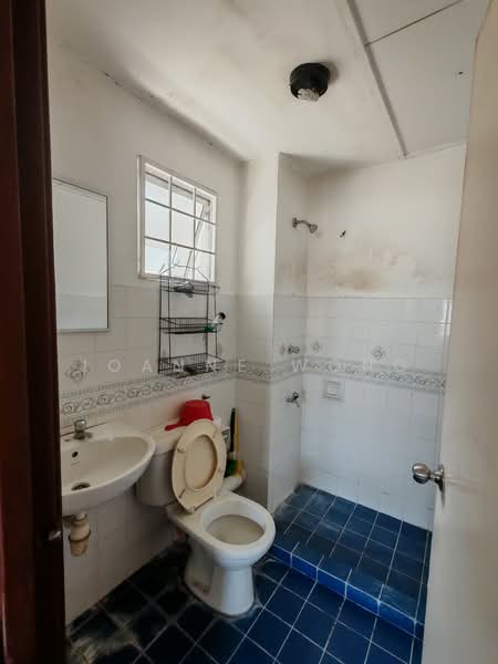 Terraced House for Sale in Bandar Kinrara Seksyen 5 (Bandar Kinrara) - Joanne Wong - Bathroom - PropertyGuru.com.my