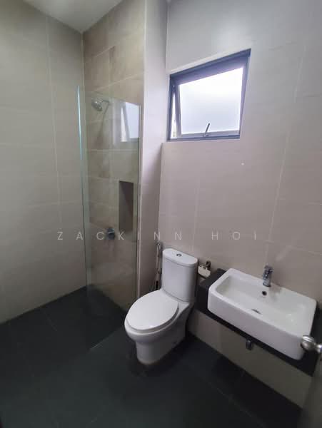 Partially Furnished 2 Sty Semi D Eco Sanctuary Telok Panglima Garang untuk Untuk Disewa - RM 4,200 /bulan, Mac 2026 - Bathroom - PropertyGuru.com.my