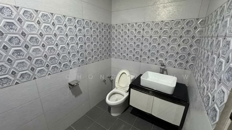 Semi-Detached House for Sale in Kota Kinabalu (Sabah) - KEN CHONG WEI HWA - Bathroom - PropertyGuru.com.my