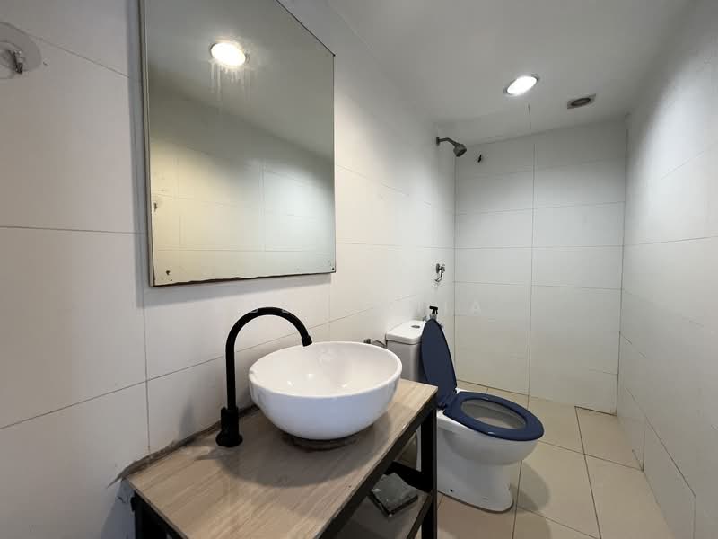 Colonial @ Empire City untuk Untuk Disewa - RM 1,300 /bulan, Mac 2026 - Bathroom - PropertyGuru.com.my