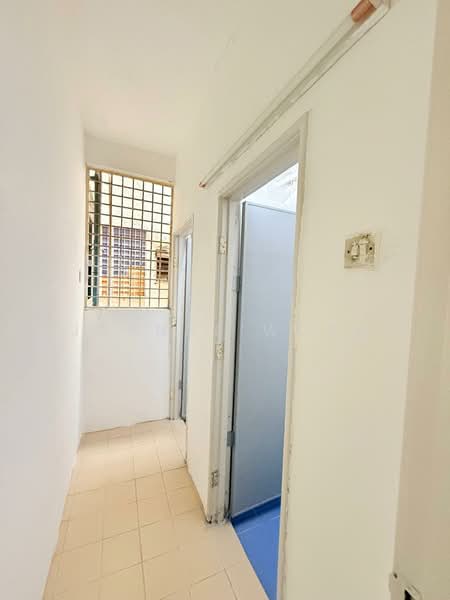 Rumah Flat untuk Disewa di Sri Begonia - Joanne Wong - Corridor - PropertyGuru.com.my