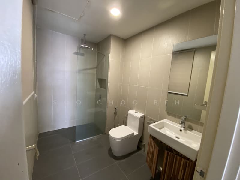 Kondominium untuk Dijual di Cristal Serin Residence - Cecilia Beh - Bathroom - PropertyGuru.com.my