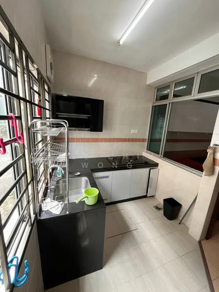 2-storey Terraced House for Sale in Taman Mount Austin (Tebrau) - Lee Chin Wong - Kitchen - PropertyGuru.com.my