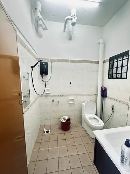 1.5-storey Terraced House for Rent in Bandar Seri Alam (Masai) - Max Lam - Bathroom - PropertyGuru.com.my