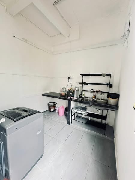 1.5-storey Terraced House for Rent in Bandar Seri Alam (Masai) - Max Lam - Kitchen - PropertyGuru.com.my