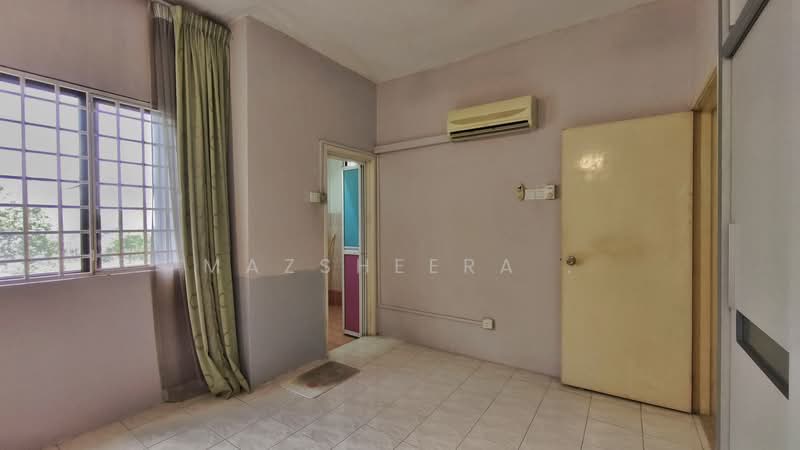 Apartment for Rent at Bougainvilla - Mazsheera . - Master bedroom - PropertyGuru.com.my