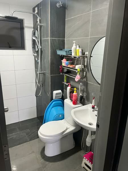Servis Apartment untuk Disewa di Traders Garden @ Cheras Selatan - Calvin Loke - Bathroom - PropertyGuru.com.my