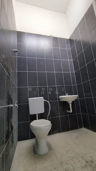 1-storey Terraced House for Sale in Taman Perpaduan Koperasi (Tambun) - Winnie Chan - Bathroom - PropertyGuru.com.my