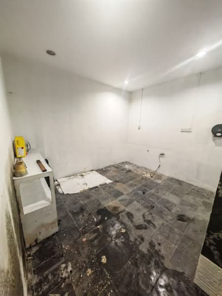 Shop for Sale in Danga Bay (Johor Bahru) - Kenny Wong Chen Yao - Interior - PropertyGuru.com.my